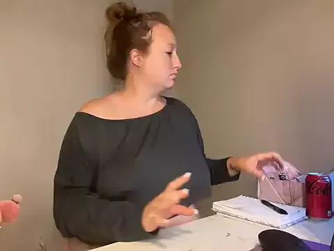 cherryreddd27 from StripChat is Freechat