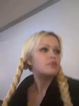 CherryXOX- from StripChat is Freechat