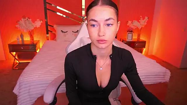 CherryyLulu from StripChat is Freechat