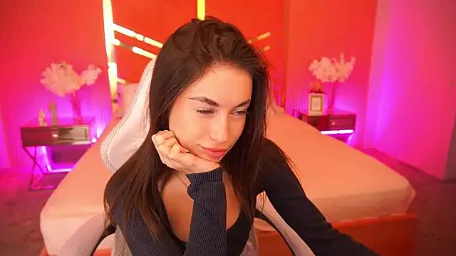 CherryyLulu from StripChat is Freechat