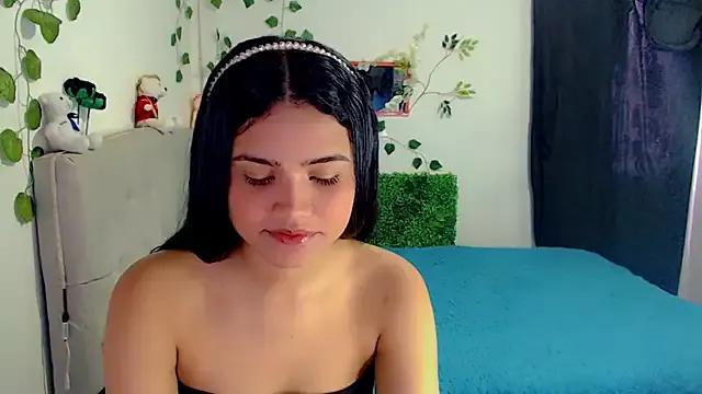Discover our girls online shows and discover the company of countless livestreamers, with stunning shapes, sex toys and more.