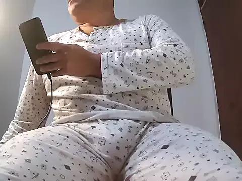 chicoguapo8 from StripChat