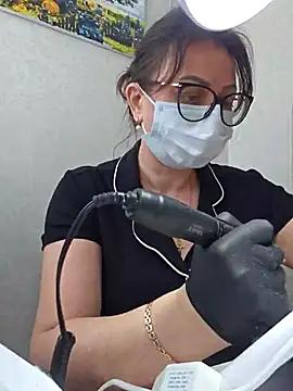 Discover our girls online shows and discover the company of countless livestreamers, with stunning shapes, sex toys and more.