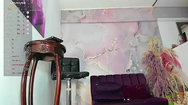 chloe__naughty from StripChat is Freechat