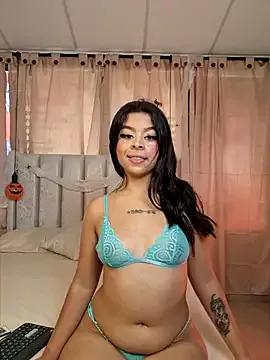 Discover our girls online shows and discover the company of countless livestreamers, with stunning shapes, sex toys and more.