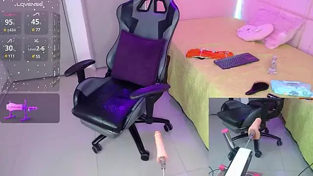 Discover our girls online shows and discover the company of countless livestreamers, with stunning shapes, sex toys and more.