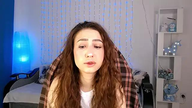Discover our girls online shows and discover the company of countless livestreamers, with stunning shapes, sex toys and more.