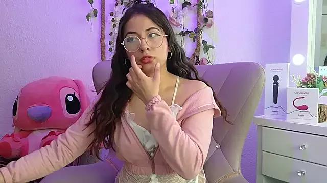chloebrownnn from StripChat is Freechat