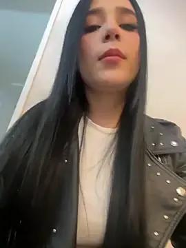 Chloeember from StripChat is Freechat