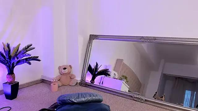ChloeObril from StripChat is Freechat