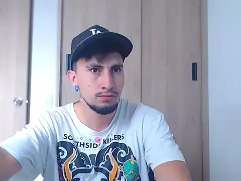 ChrisDamon from StripChat is Freechat