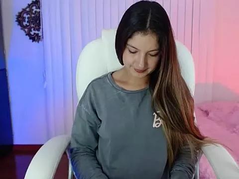Discover our girls online shows and discover the company of countless livestreamers, with stunning shapes, sex toys and more.
