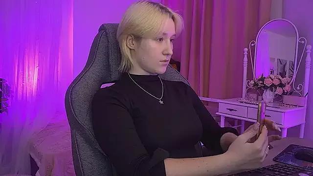 CinBellamy from StripChat is Freechat