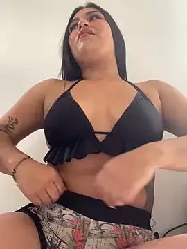 Discover our girls online shows and discover the company of countless livestreamers, with stunning shapes, sex toys and more.