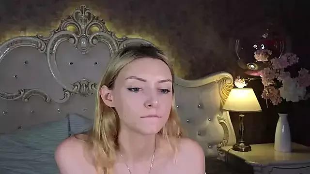 CindyFors from StripChat is Freechat