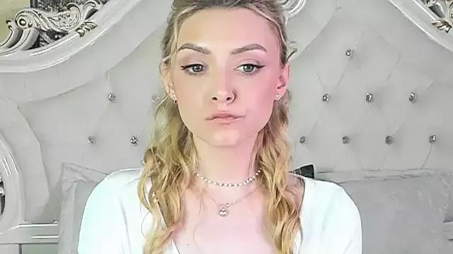 CindyFors from StripChat is Freechat