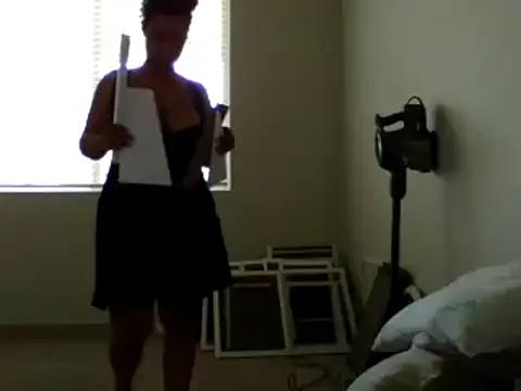 cinnaminnie from StripChat