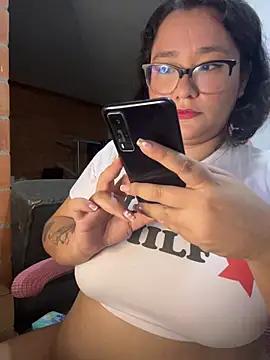 CinnamonCookiez from StripChat