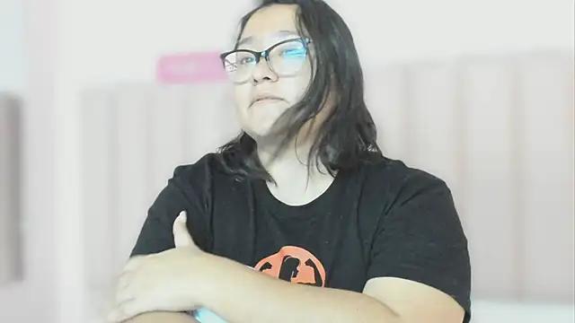 CinnamonCookiez from StripChat