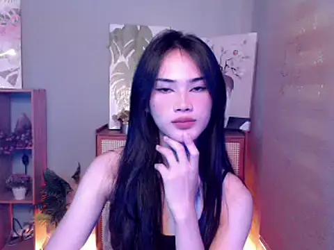 Discover our girls online shows and discover the company of countless livestreamers, with stunning shapes, sex toys and more.