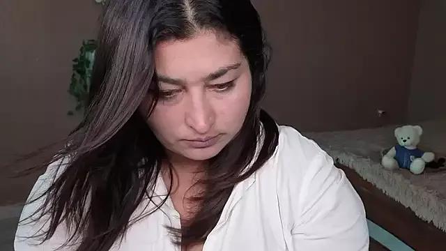 Clara_Crystal_ from StripChat is Freechat