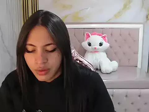 clara_evanss_s from StripChat is Freechat