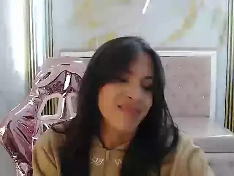 clara_evanss_s from StripChat is Freechat