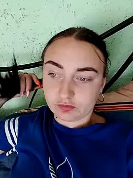 Discover our girls online shows and discover the company of countless livestreamers, with stunning shapes, sex toys and more.