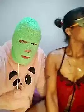 Discover our girls online shows and discover the company of countless livestreamers, with stunning shapes, sex toys and more.