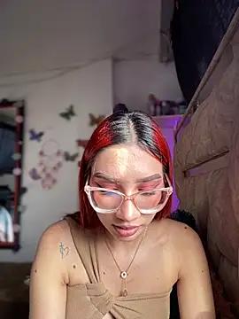Discover our girls online shows and discover the company of countless livestreamers, with stunning shapes, sex toys and more.