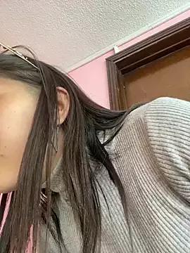 Discover our girls online shows and discover the company of countless livestreamers, with stunning shapes, sex toys and more.