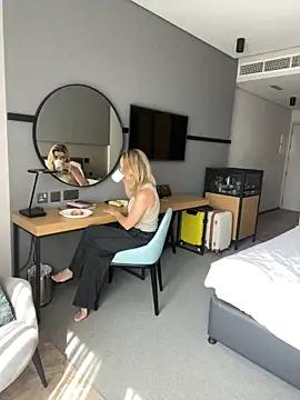 Coco-Louren from StripChat