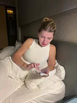 Coco-Louren from StripChat