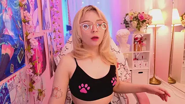 Coconut_Mia from StripChat