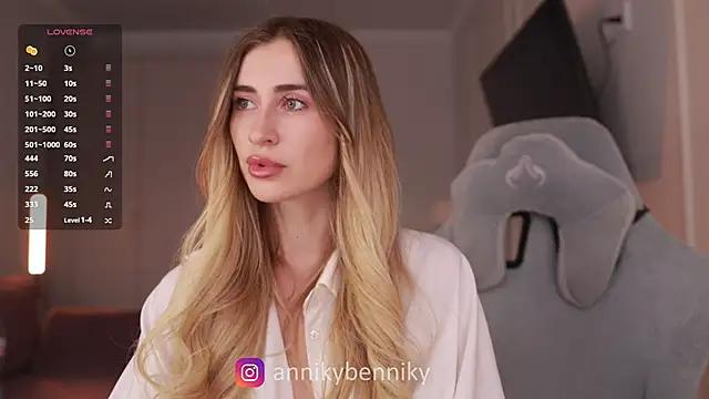 Coconutkittyy from StripChat
