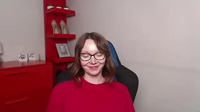 Discover our girls online shows and discover the company of countless livestreamers, with stunning shapes, sex toys and more.