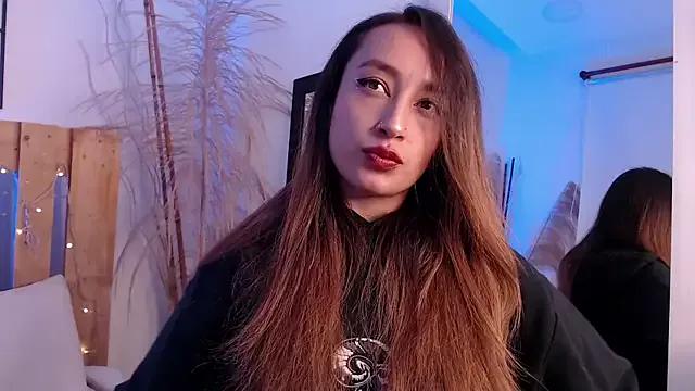 Discover our girls online shows and discover the company of countless livestreamers, with stunning shapes, sex toys and more.