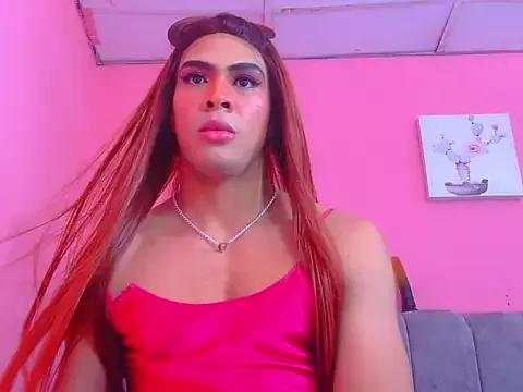 Discover our girls online shows and discover the company of countless livestreamers, with stunning shapes, sex toys and more.