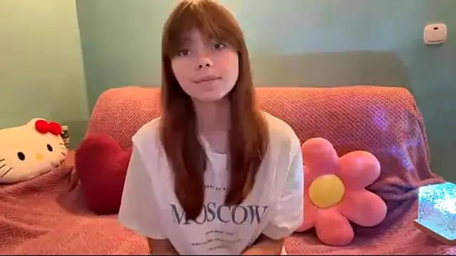 Discover our girls online shows and discover the company of countless livestreamers, with stunning shapes, sex toys and more.