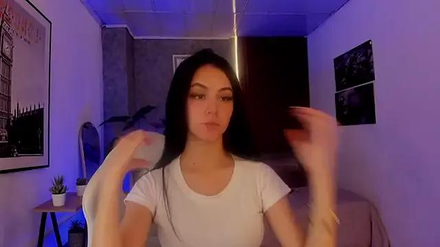 Coralinnee_ from StripChat is Freechat
