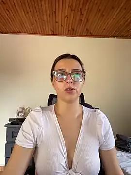 CoraVibes from StripChat is Freechat