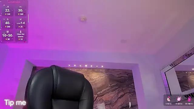 Discover our girls online shows and discover the company of countless livestreamers, with stunning shapes, sex toys and more.