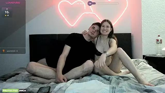 Discover our girls online shows and discover the company of countless livestreamers, with stunning shapes, sex toys and more.