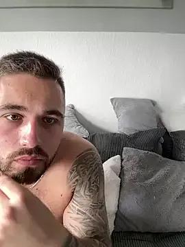 coupleinked from StripChat is Freechat