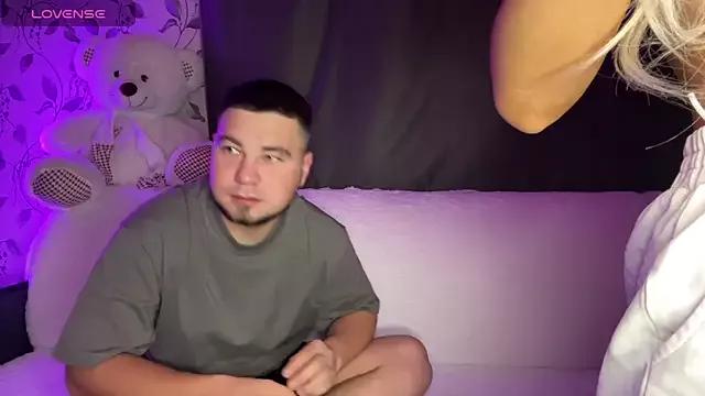 Discover our girls online shows and discover the company of countless livestreamers, with stunning shapes, sex toys and more.