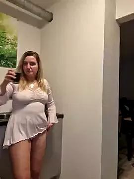 CoupleKitty from StripChat is Freechat