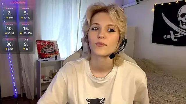 crazy_cutie from StripChat is Freechat