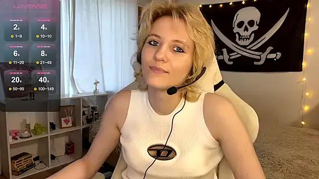 Discover our girls online shows and discover the company of countless livestreamers, with stunning shapes, sex toys and more.