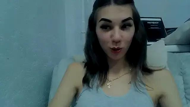 Discover our girls online shows and discover the company of countless livestreamers, with stunning shapes, sex toys and more.