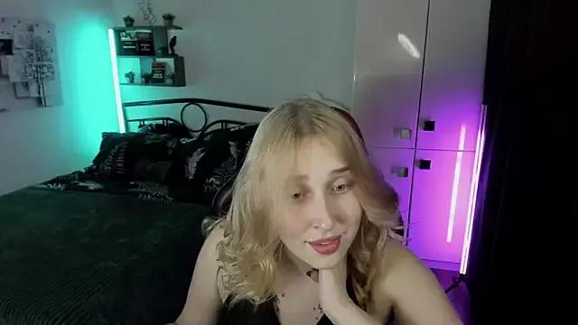 CrazyBitchInLace from StripChat is Freechat